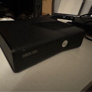 Black Xbox 360 Console
